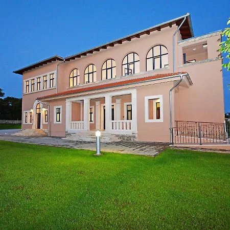 Old School House By Interhome * Basici