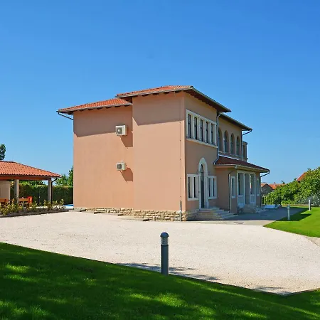 Villa Old School House By Interhome Basici